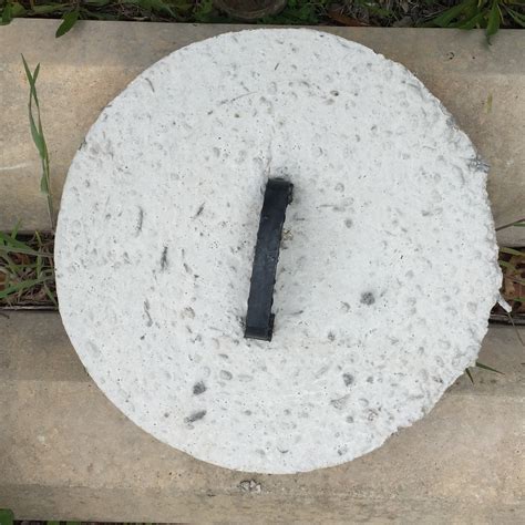 If you are unable to remove the lid on your own, a sewer cover can be used to temporarily seal the tank. . Concrete septic tank lid replacement